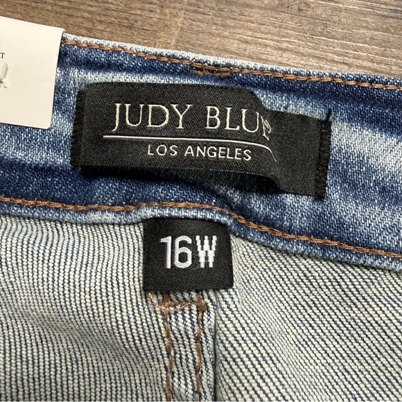 Judy Blue High Waist Flare Fit Denim Blue Distressed
Jeans Women's Size 16W - Picture 4 of 12